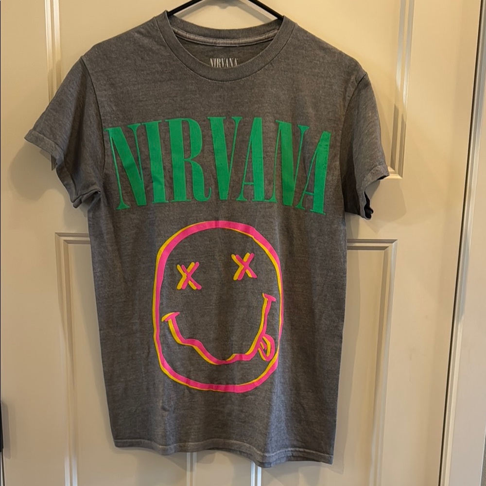 NIRVANA Gray Tee. ✨ NEW WITHOUT TAG